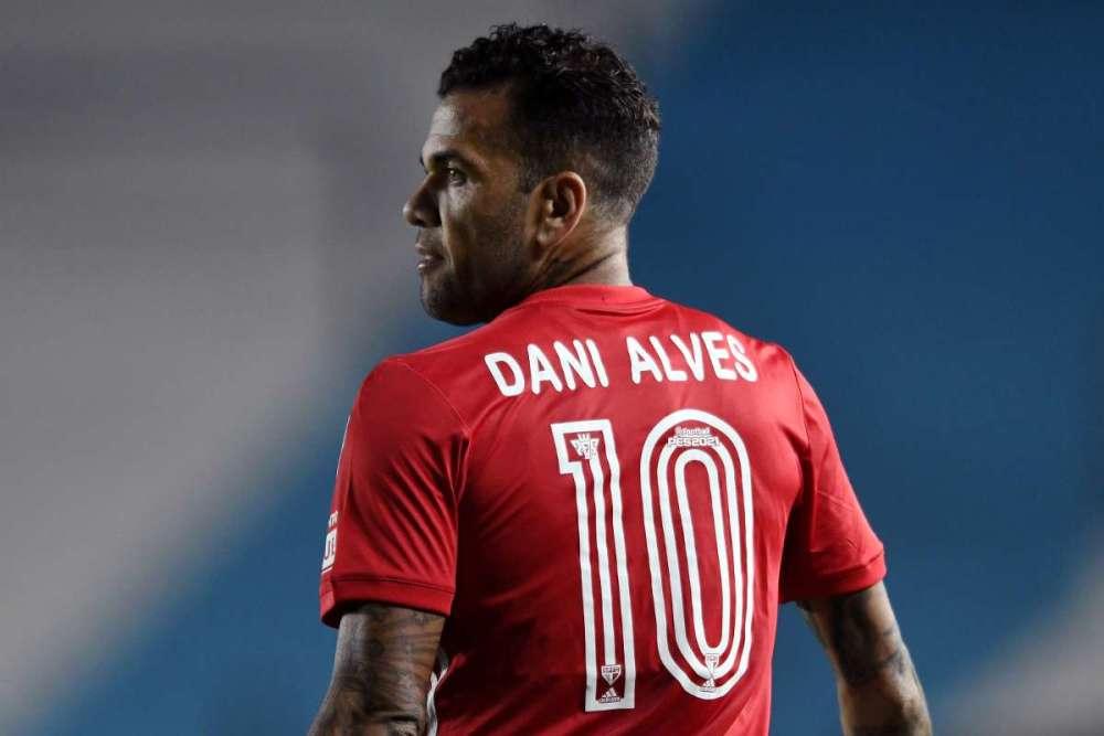 包含转折点上海海港刷新队史纪录；法国杯冲刺阶段攻防权衡；态度坚定；训练强度明显提升的词条