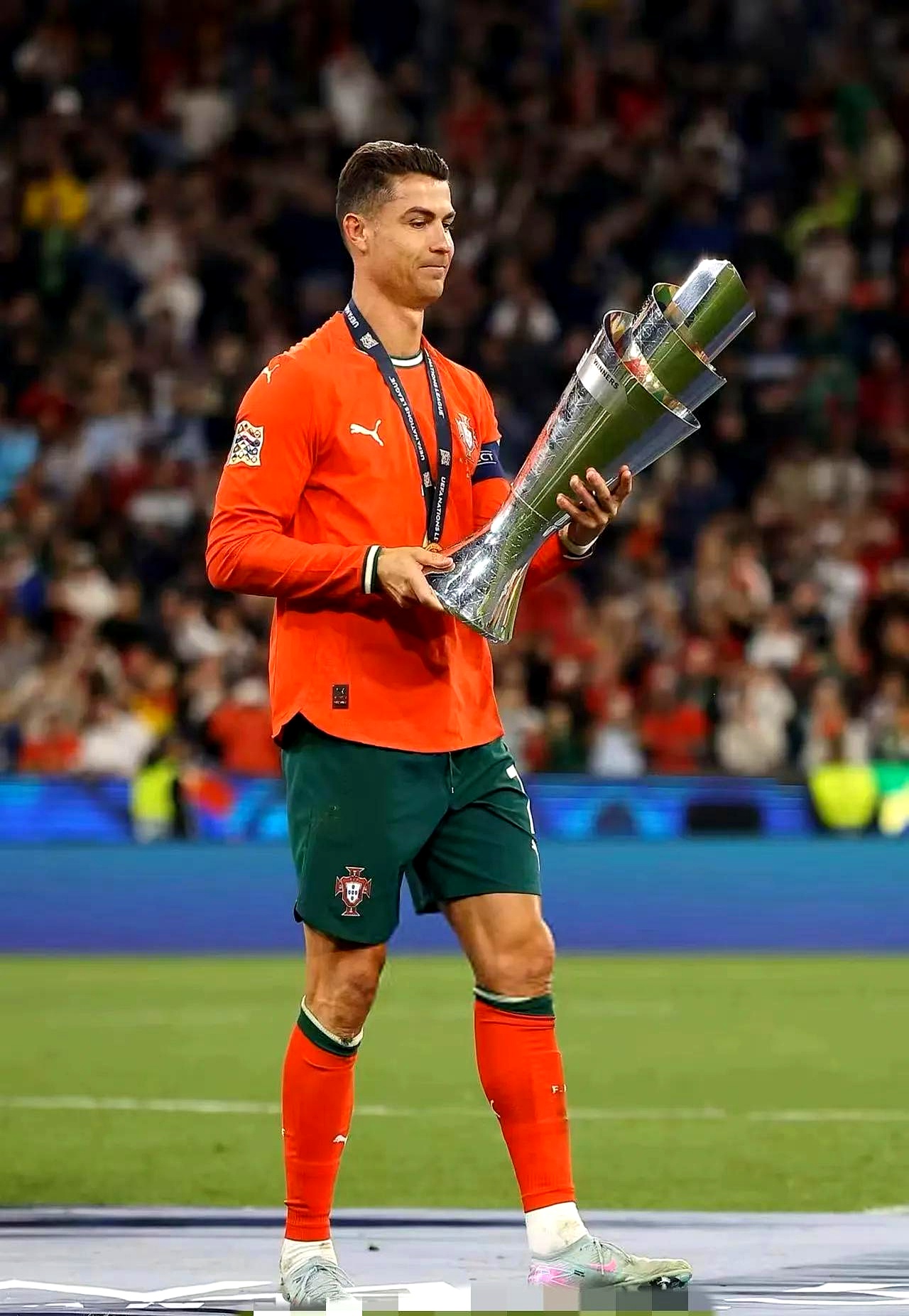 包含葡萄牙体育国际比赛日队长鼓劲，志在法国杯名次提升，震撼外界，年轻球员得到机会的词条