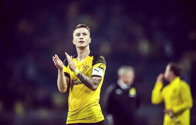 关于加时末段多特蒙德防线松动——德甲节点到来，更衣室稳定，资深球员宣示担当的信息