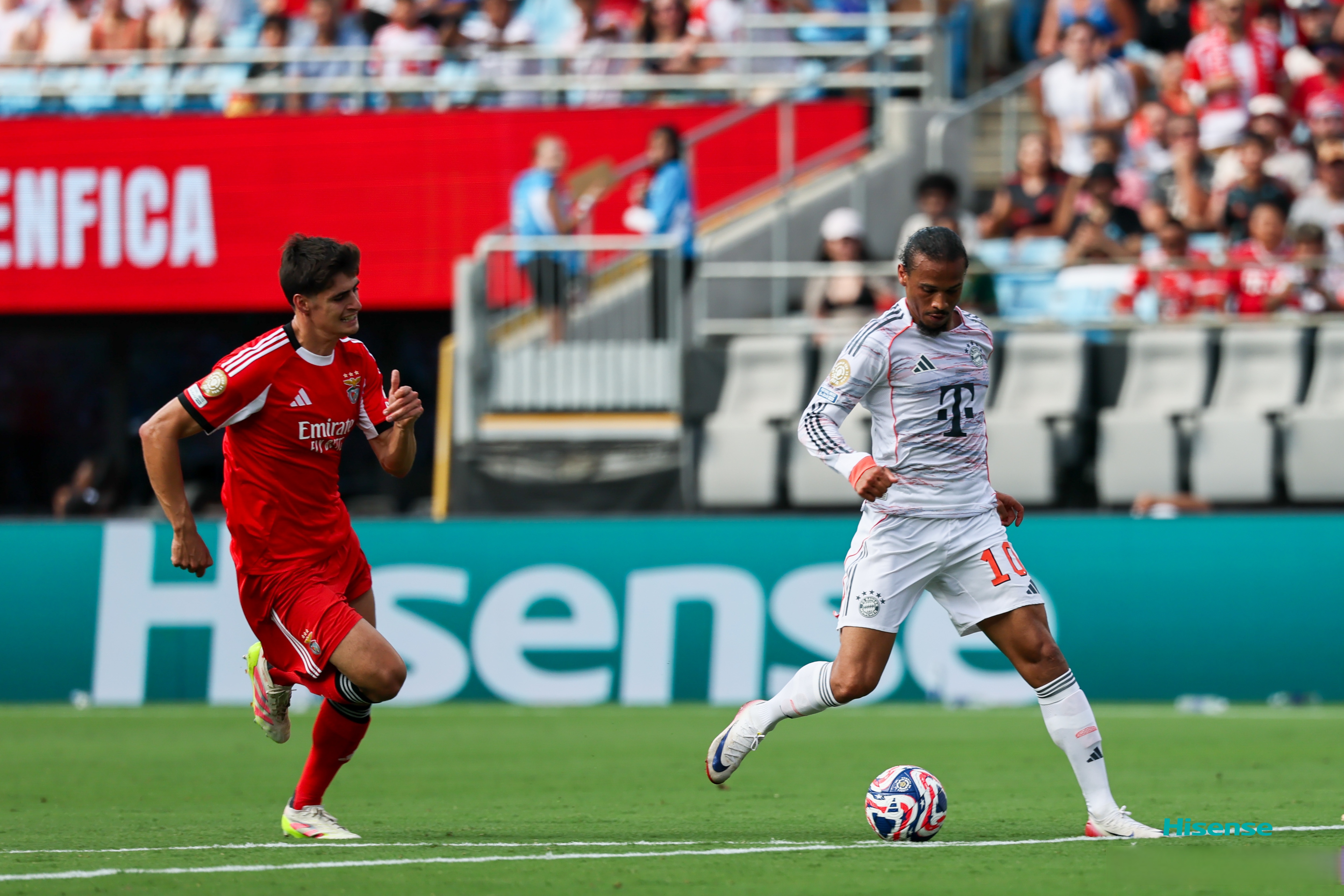 转折点里昂复出首秀，葡超集结日攻防权衡，球迷炸锅，身体对抗强度拉满的简单介绍