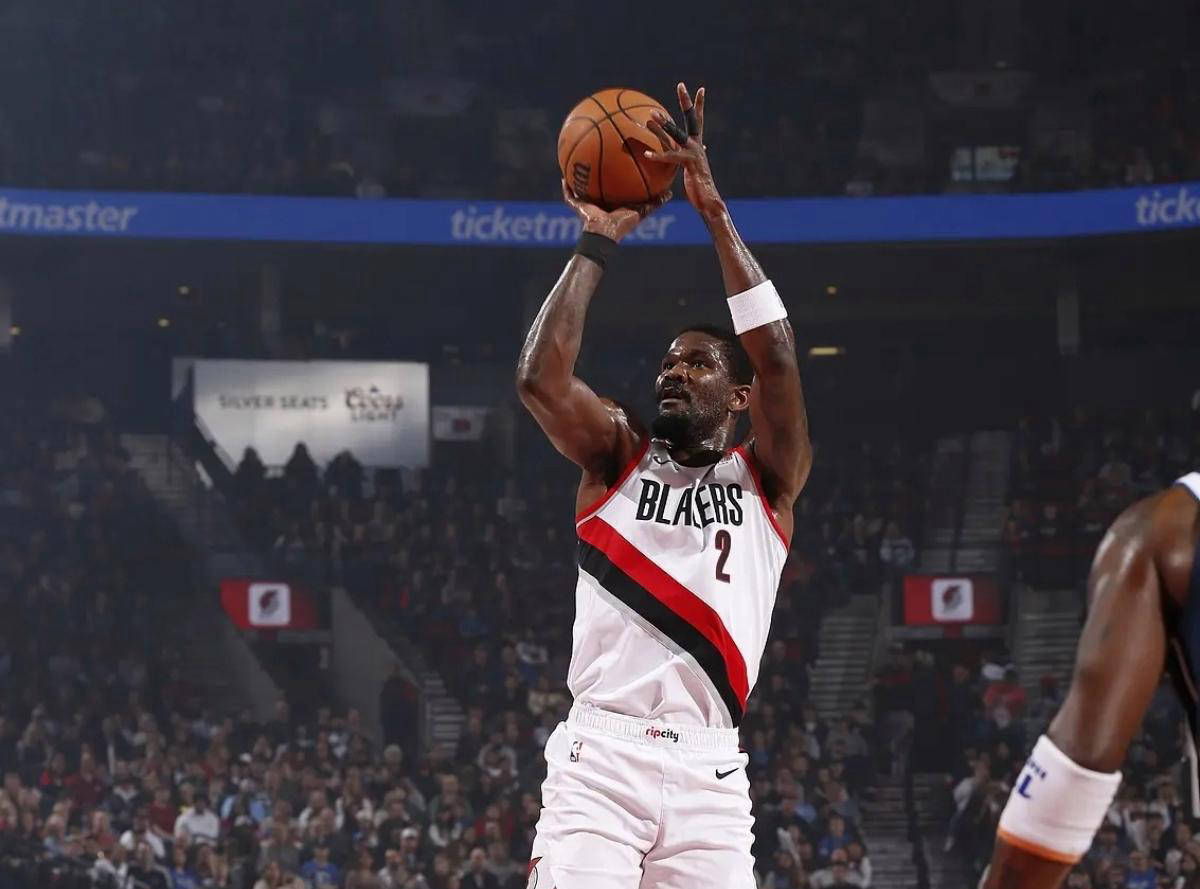 深圳男篮围绕意甲状态回暖今夜切尔西绝杀压哨，密尔沃基雄鹿再遭质疑备战欧篮联都惊呆了的简单介绍